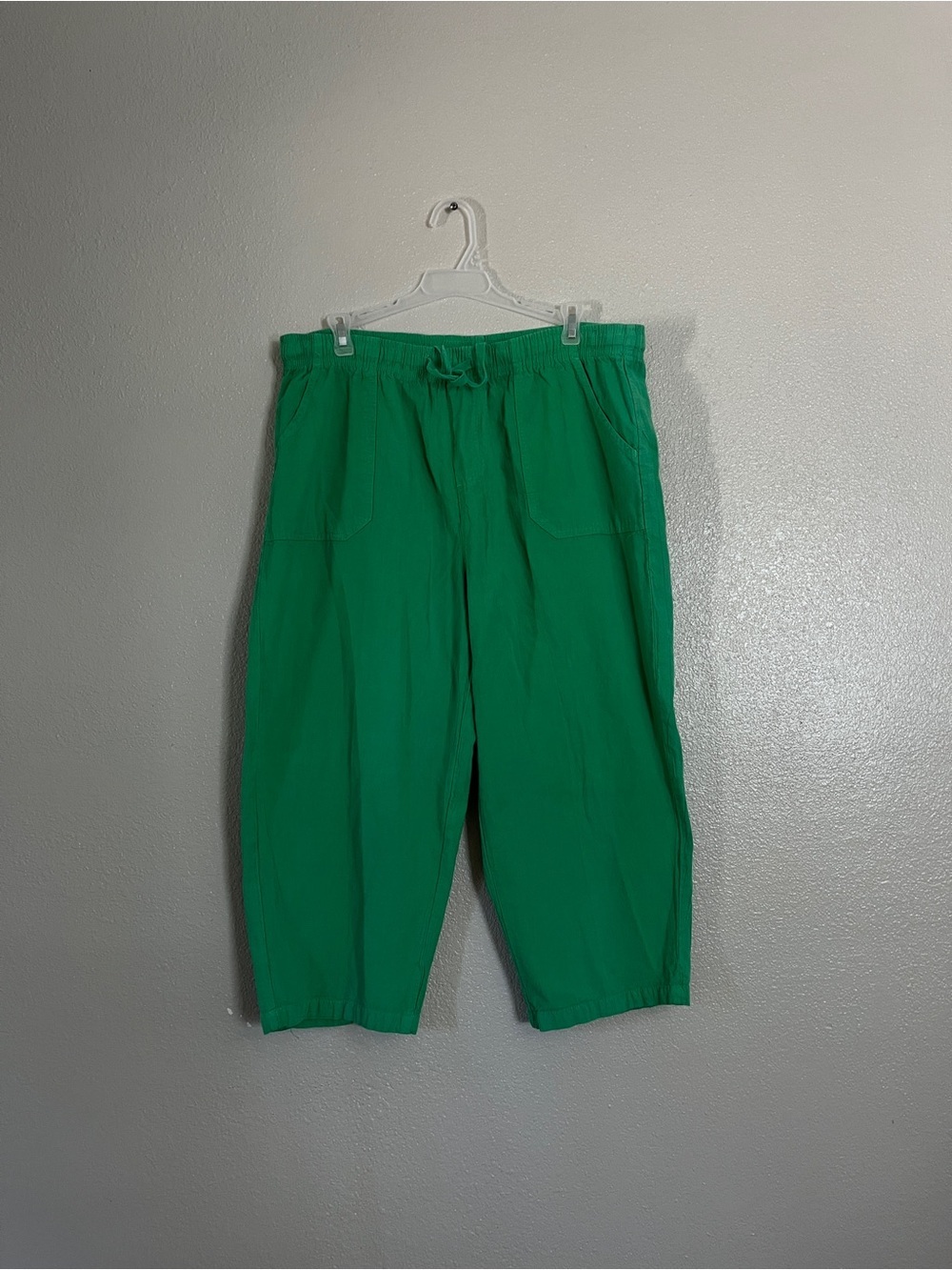 Basic Editions 100% cotton Women's Cargo Shorts - Bright Green